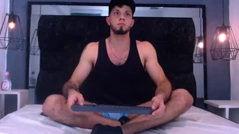 dominic_strongg online show from July 7, 7:29 pm