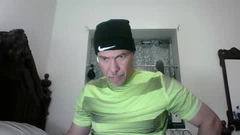 luis online show from April 30, 4:46 pm