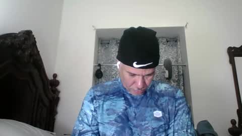 luis online show from May 6, 6:46 pm