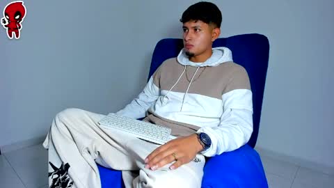  Dominic  online show from April 26, 11:35 pm