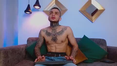 Snapshot of dominicparkerr chatting on March 16, 4:11 pm Dominic online show from March 16, 4:11 pm