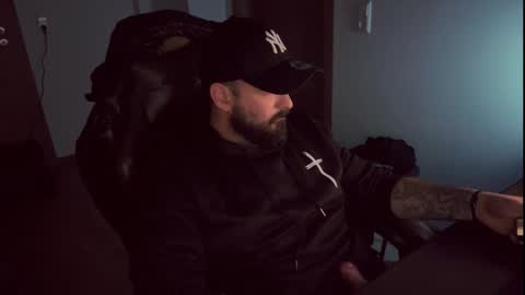 donchriiis online show from February 10, 2:59 am