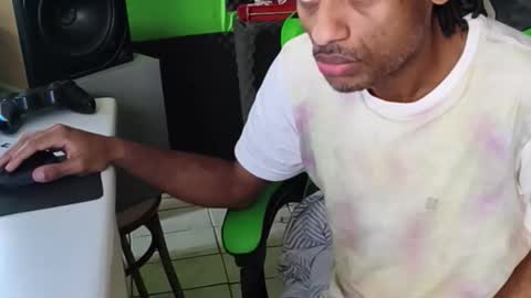 dondiego5511 online show from April 13, 6:46 pm