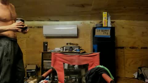 Snapshot of dontjumpoffthebridge chatting on April 13, 1:55 am dontjumpoffthebridge online show from April 13, 1:55 am