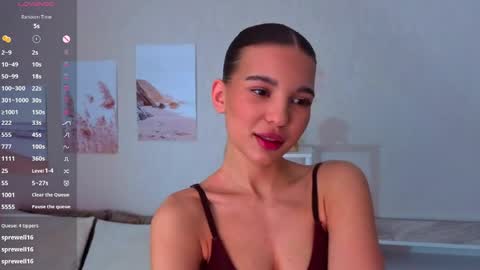 Kiki online show from April 9, 1:49 am