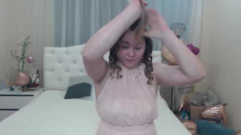 Snapshot of dorasuun chatting on February 23, 7:44 am dorasuun online show from February 23, 7:44 am