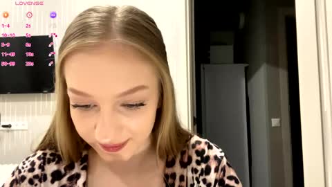 Anika online show from May 24, 9:20 pm