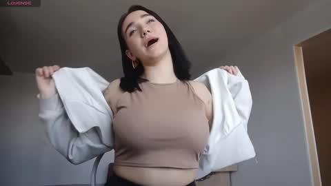 Jacqueline online show from March 13, 3:35 am