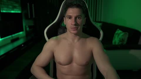 Dorian Reyes online show from February 2, 2:59 am