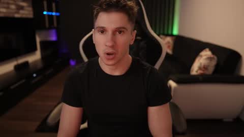 Dorian Reyes online show from February 16, 9:16 pm