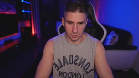 Dorian Reyes online show from November 26, 12:44 am