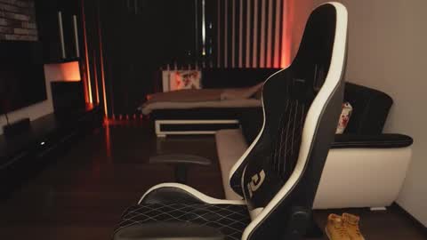 Dorian Reyes online show from February 16, 12:18 am