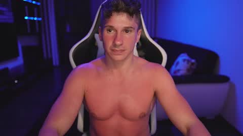 Dorian Reyes online show from June 29, 11:49 pm