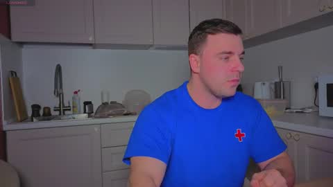 Snapshot of dosilasa chatting on December 1, 7:52 pm Sasha online show from December 1, 7:52 pm