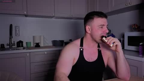 Snapshot of dosilasa chatting on January 7, 7:38 pm Sasha online show from January 7, 7:38 pm