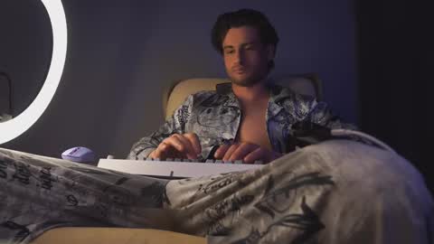 Keen online show from March 8, 5:28 am