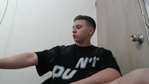 draco_boy2000 online show from January 12, 9:09 pm