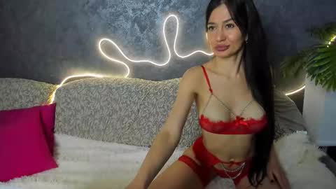 Olivia online show from March 27, 2:50 am