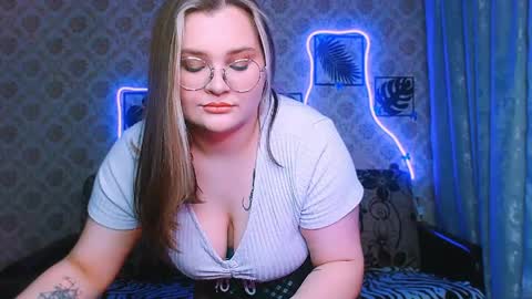 dreamforyoue2 online show from May 28, 5:43 pm