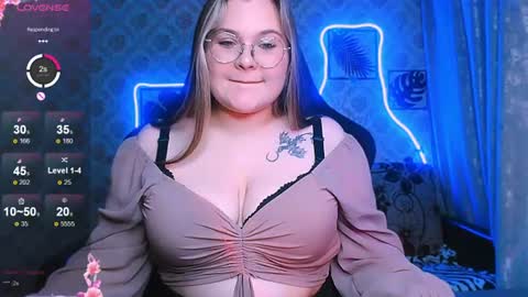 dreamforyoue2 online show from July 13, 8:11 pm