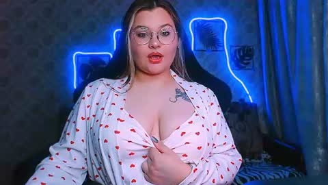 dreamforyoue2 online show from July 16, 7:20 pm