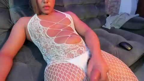 dreams_chloe online show from July 11, 10:29 am