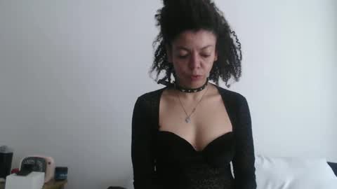 DreamyLatina online show from January 17, 2:33 pm