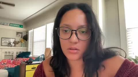 RIRI OR DREAMY online show from November 18, 4:11 pm