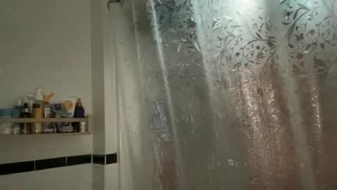 RIRI OR DREAMY online show from February 1, 4:16 pm