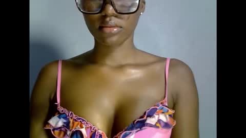 Snapshot of drippingpussy__ chatting on December 4, 7:00 pm drippingpussy__ online show from December 4, 7:00 pm