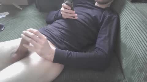 Snapshot of du127 chatting on December 14, 12:54 pm du127 online show from December 14, 12:54 pm