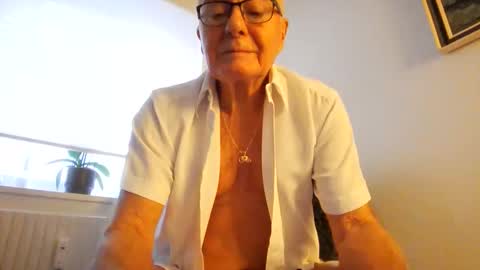 Snapshot of duin8 chatting on February 5, 10:42 am Duin8 online show from February 5, 10:42 am