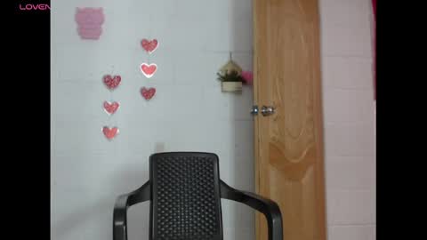 Anita online show from April 8, 5:13 pm