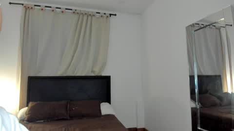 dulce brithany online show from April 18, 2:48 am