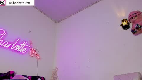 Snapshot of dulce_hot33 chatting on May 28, 8:33 am dulce_hot33 online show from May 28, 8:33 am