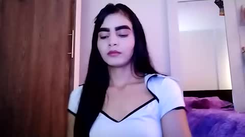 dulce_lucero online show from December 3, 5:55 pm