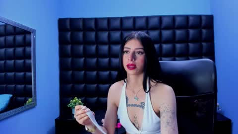 Snapshot of dulce_miiaa chatting on March 11, 5:52 pm dulce_miiaa online show from March 11, 5:52 pm