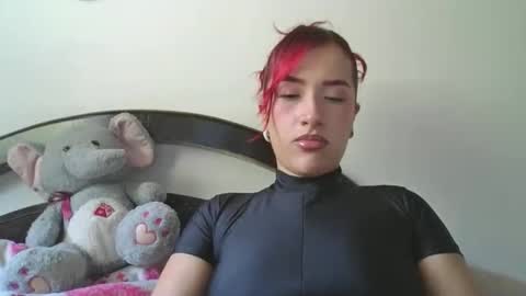 Snapshot of dulce_xiara chatting on April 4, 6:38 pm dulce_xiara online show from April 4, 6:38 pm