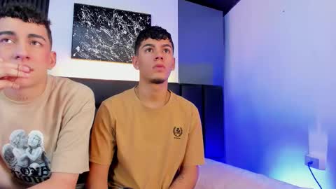 Thomas and Noah online show from November 30, 8:24 pm