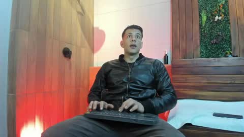 Dustin Sonne online show from April 16, 3:40 am