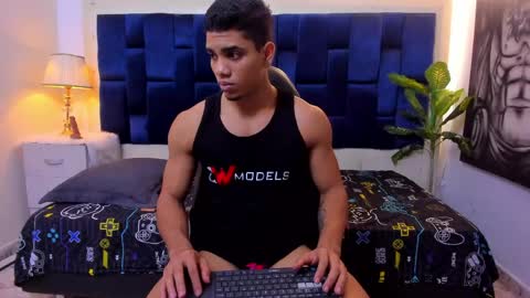 DUSTYN MICHELLE online show from May 28, 1:41 pm