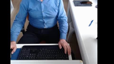 dutchpornking2 online show from March 6, 7:49 am