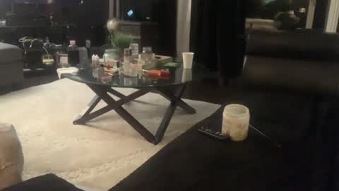 Delilah  Papi online show from June 21, 7:22 am
