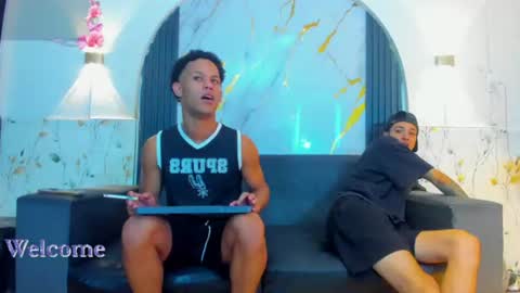 Snapshot of dylan_vanni chatting on June 18, 4:02 am Dylan online show from June 18, 4:02 am
