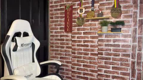 Dylangusss online show from February 15, 6:43 am