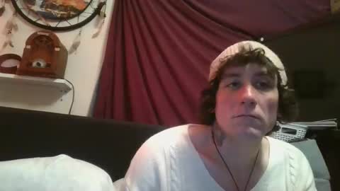 Snapshot of dylanjowelch chatting on January 8, 3:08 am Aurora online show from January 8, 3:08 am