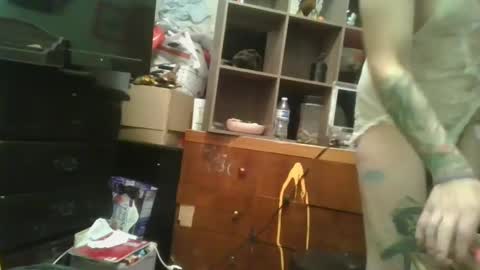 Snapshot of dylanjowelch chatting on January 8, 7:03 pm Aurora online show from January 8, 7:03 pm