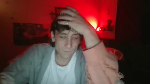 Snapshot of dylanjowelch chatting on January 20, 3:37 am Aurora online show from January 20, 3:37 am