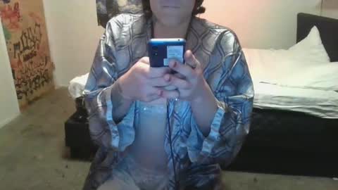 Snapshot of dylanjowelch chatting on January 27, 7:35 pm Aurora online show from January 27, 7:35 pm