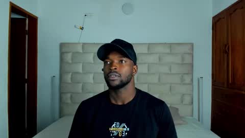 Dylan Taylor online show from February 18, 2:40 am